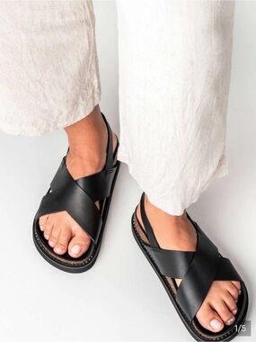 Liberté Leather Capri Sandal- wider fit in the back
